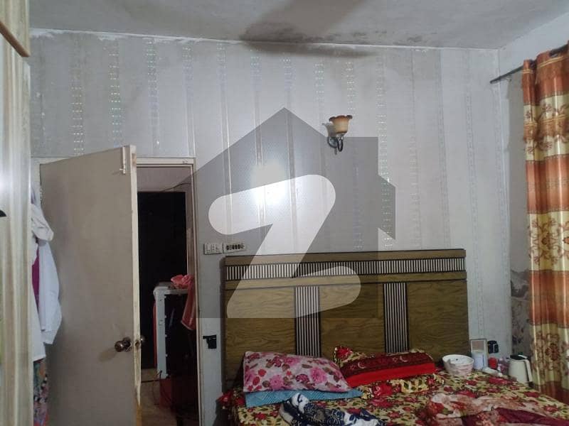 کماہاں روڈ لاہور میں 3 کمروں کا 10 مرلہ مکان 1.85 کروڑ میں برائے فروخت۔