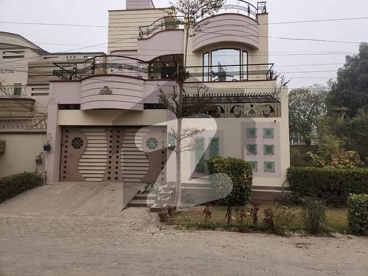 عمران اکرم ولاز اوکاڑہ میں 5 کمروں کا 7 مرلہ مکان 3 کروڑ میں برائے فروخت۔