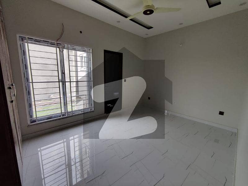 Gorgeous 5 Marla House For sale Available In Lahore Villas