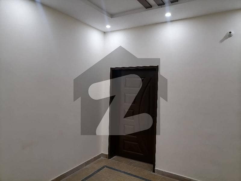 فارمانئیٹس ہاؤسنگ سکیم لاہور میں 3 کمروں کا 3 مرلہ مکان 44.0 ہزار میں کرایہ پر دستیاب ہے۔