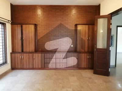 گلبرگ 2 گلبرگ,لاہور میں 7 کمروں کا 1 کنال مکان 6.0 لاکھ میں کرایہ پر دستیاب ہے۔