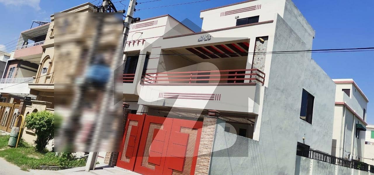 کینال ویو ہاؤسنگ سکیم گوجرانوالہ میں 5 کمروں کا 10 مرلہ مکان 2.5 کروڑ میں برائے فروخت۔