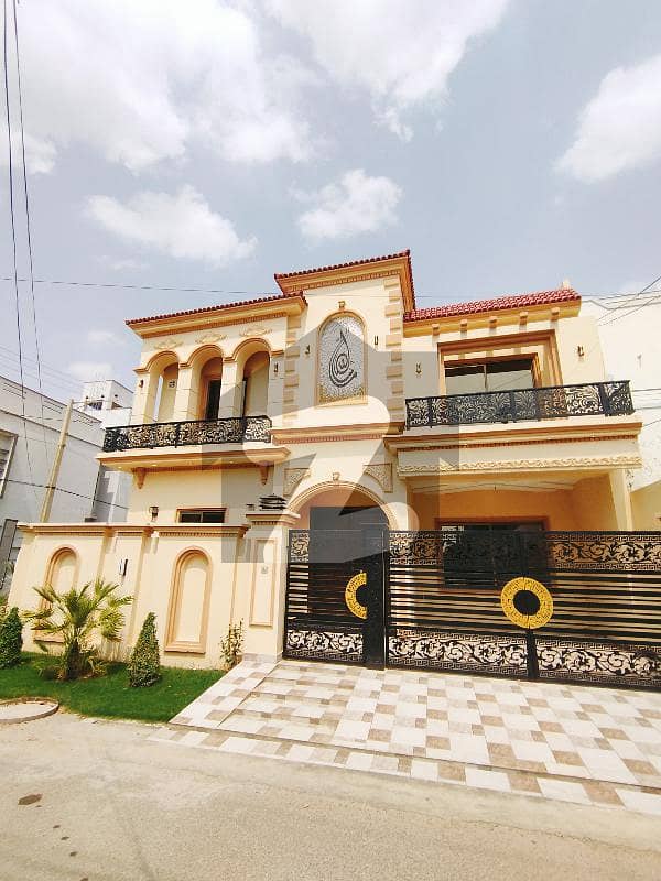 Corner Luxurious Brand New Triple Storey House Available Near To Park N Masjid