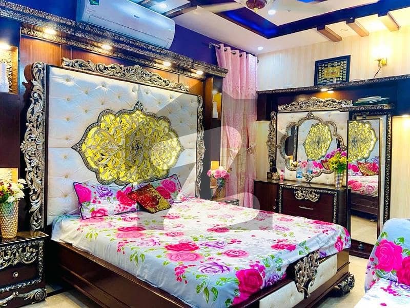 شوکت ٹاؤن لاہور میں 5 کمروں کا 5 مرلہ مکان 1.7 کروڑ میں برائے فروخت۔