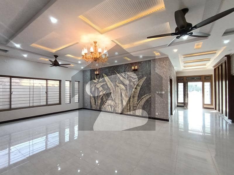 1 Kanal Beautiful House For Sale 1 Kanal Beautiful House For Sale