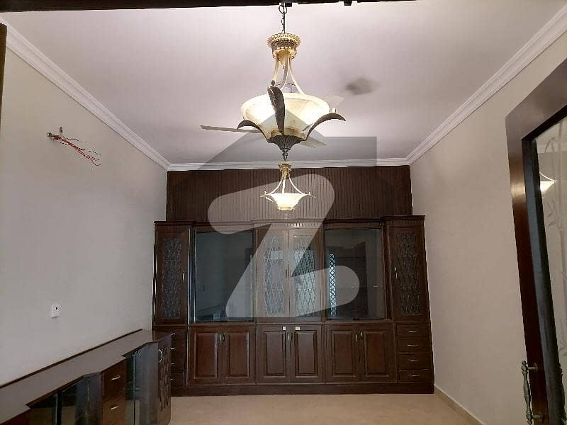 2800 Square Feet House available for sale in G-8/1, Islamabad