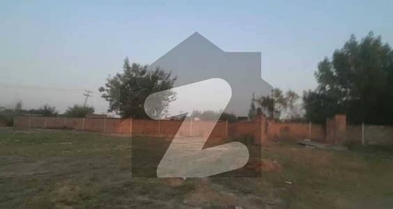 4 Kanal Farmhouse avialble for sale in barki road