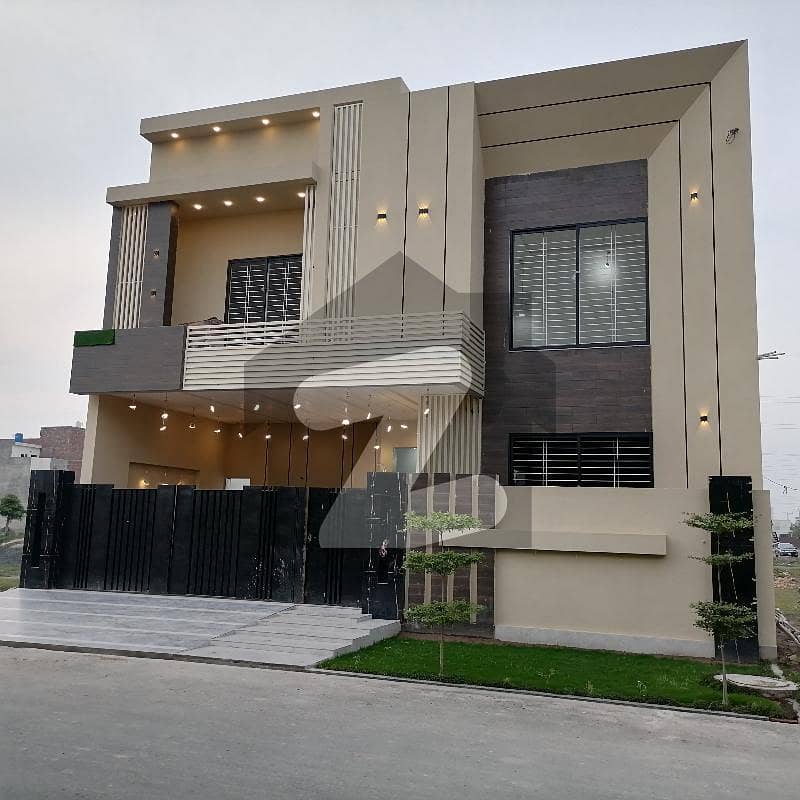 10 Marla House For sale In Jeewan City - Phase 5