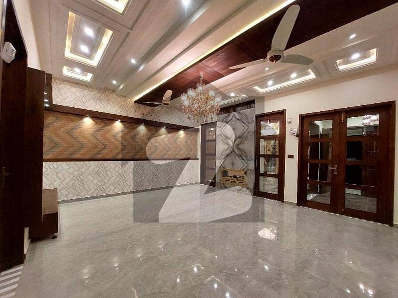 1 Kanal brand new house for rent available In Bahria town Lahore