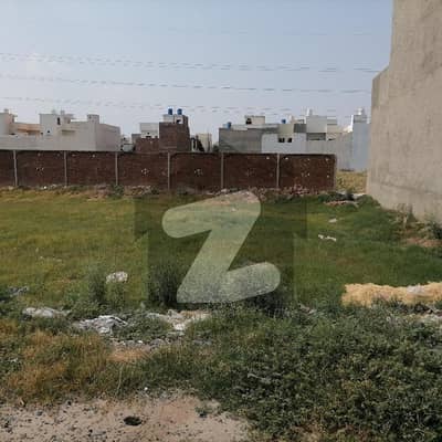 8 Marla Residential Plot Situated In Al Razzaq Garden For sale
