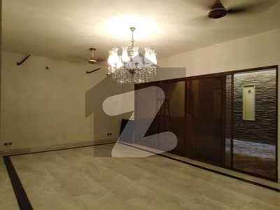 1000 Square Yards House In DHA Phase 5 For sale