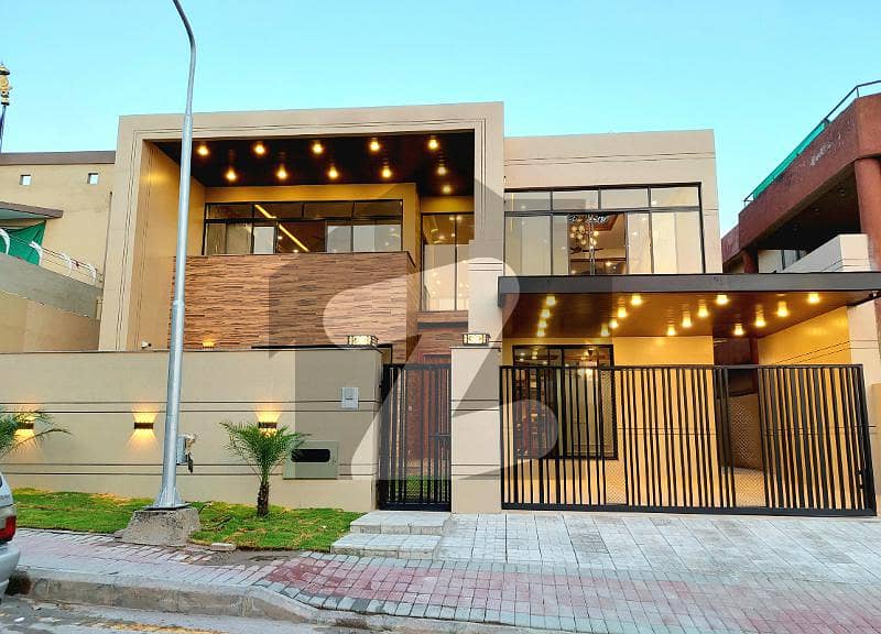 بحریہ ٹاؤن فیز 4 بحریہ ٹاؤن راولپنڈی,راولپنڈی میں 5 کمروں کا 1 کنال مکان 10.75 کروڑ میں برائے فروخت۔