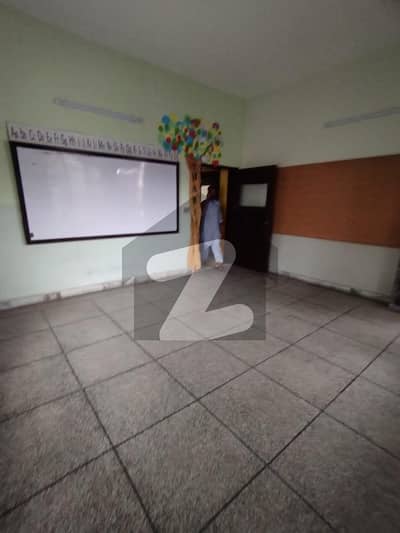 4 kanal Commercial Paid Double Story Building For Rent