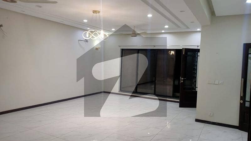 1 KANAL PERFECT LOCATION UPPER PORTION AVAILABLE FOR RENT IN VALENCIA HOUSING SCHEME - BLOCK E