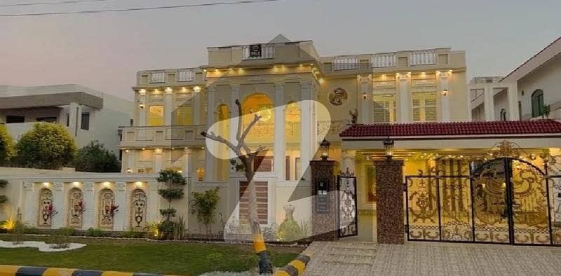 لیک سٹی رائیونڈ روڈ لاہور میں 7 کمروں کا 2 کنال مکان 12.99 کروڑ میں برائے فروخت۔