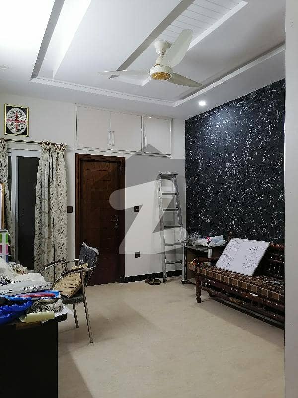 چکلالہ سکیم 3 چکلالہ سکیم راولپنڈی میں 4 کمروں کا 5 مرلہ مکان 60 ہزار میں کرایہ پر دستیاب ہے۔