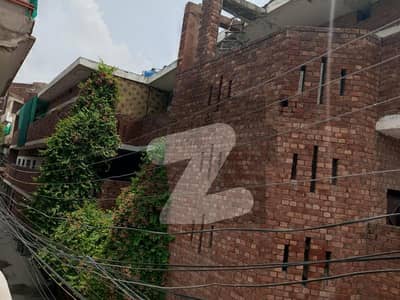 ماڈل ٹاؤن ۔ بلاک کیو ماڈل ٹاؤن,لاہور میں 11 مرلہ عمارت 3.0 لاکھ میں کرایہ پر دستیاب ہے۔