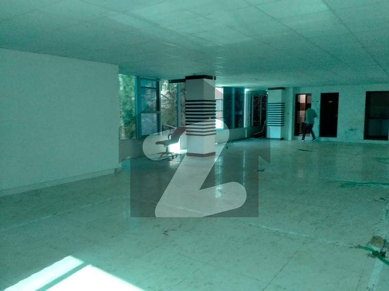 G-9 SPACE 4800 SQ. FEET FOR OFFICES & BANKS IDEAL LOCATION REASONABLE RENT