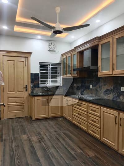 10 Marla Beautiful Upper Portion Available For Rent