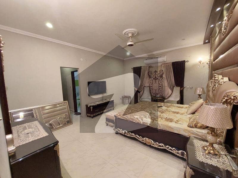 آئی ای پی انجینئرز ٹاؤن - سیکٹر بی آئی ای پی انجینئرز ٹاؤن,لاہور میں 6 کمروں کا 1 کنال مکان 6.0 کروڑ میں برائے فروخت۔
