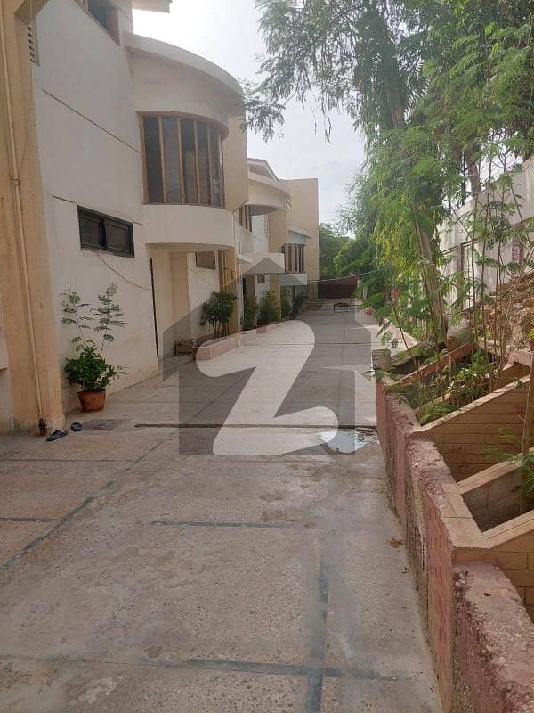 نارتھ ناظم آباد ۔ بلاک بی نارتھ ناظم آباد,کراچی میں 11 کمروں کا 5 کنال مکان 20.0 لاکھ میں کرایہ پر دستیاب ہے۔