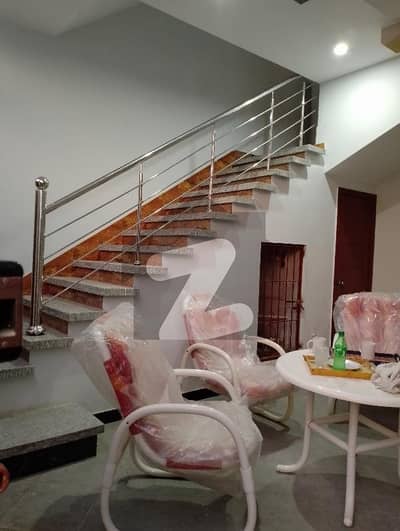 گلستانِِ جوہر ۔ بلاک 12 گلستانِ جوہر,کراچی میں 6 کمروں کا 10 مرلہ مکان 6.0 کروڑ میں برائے فروخت۔