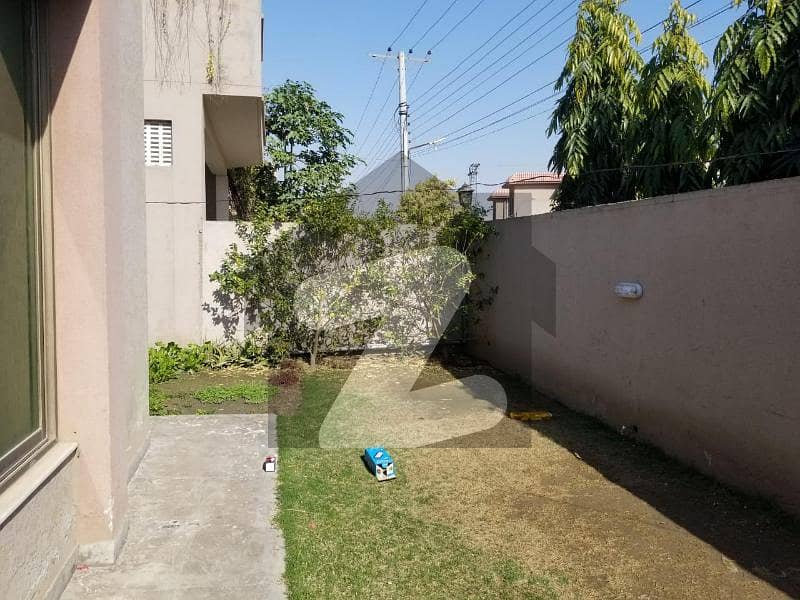 Askari 10 Sector B, 1 Kanal, 4 Bed, Luxury House available for Rent