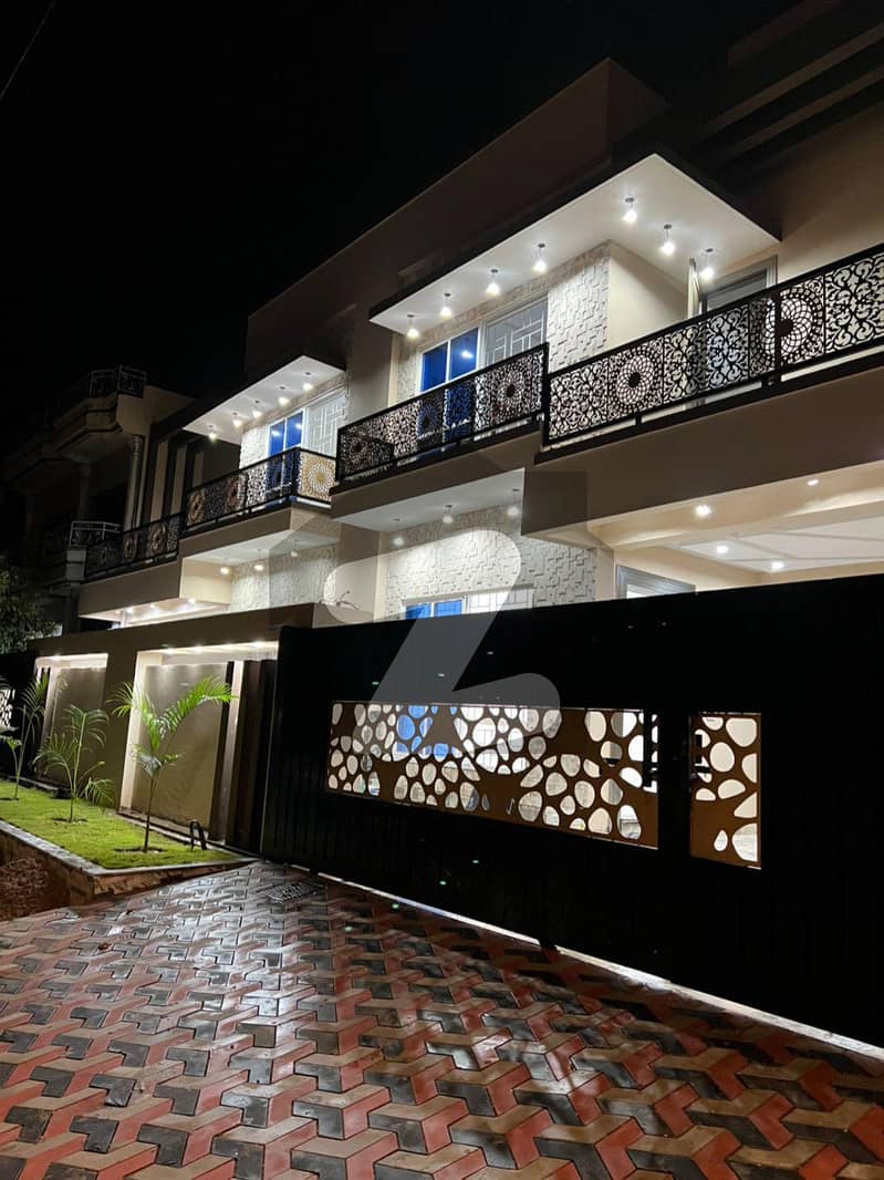 پی ڈبلیو ڈی کالونی راولپنڈی میں 4 کمروں کا 12 مرلہ مکان 3.8 کروڑ میں برائے فروخت۔