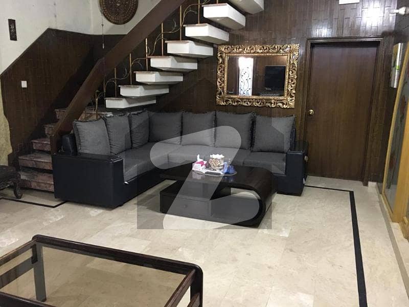 ماڈل ٹاؤن ۔ بلاک ڈی ماڈل ٹاؤن,لاہور میں 5 کمروں کا 2 کنال مکان 16.0 کروڑ میں برائے فروخت۔