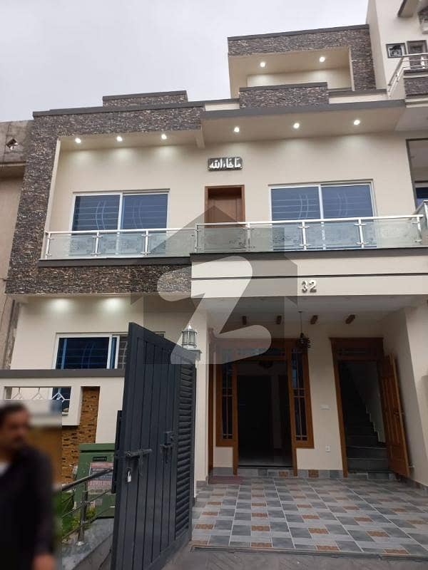 جی ۔ 13 اسلام آباد میں 4 کمروں کا 4 مرلہ مکان 3.5 کروڑ میں برائے فروخت۔ جی ۔ 13 اسلام آباد میں 4 کمروں کا 4 مرلہ مکان 3.5 کروڑ میں برائے فروخت۔