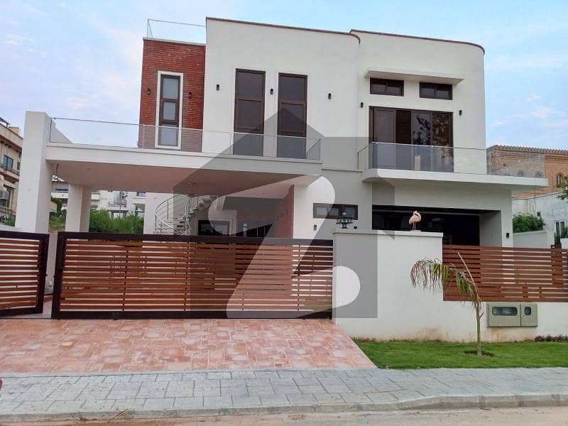 1 kanal 6 Bedrooms Brand New House Available For Rent