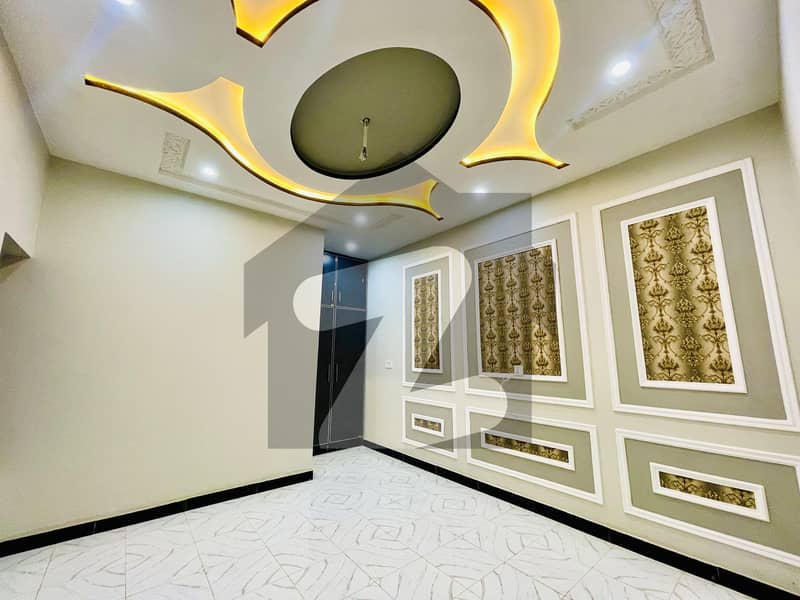 شالیمار کالونی ملتان میں 3 کمروں کا 3 مرلہ مکان 70.0 لاکھ میں برائے فروخت۔