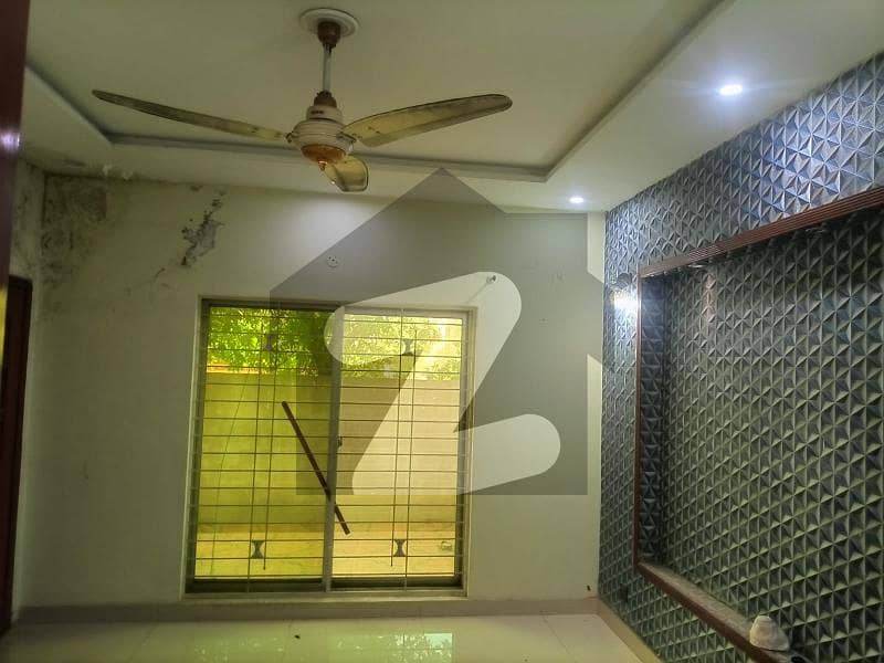 10 Marla lower portion Available for Rent in DD BLOCK Bahria Town Lahore