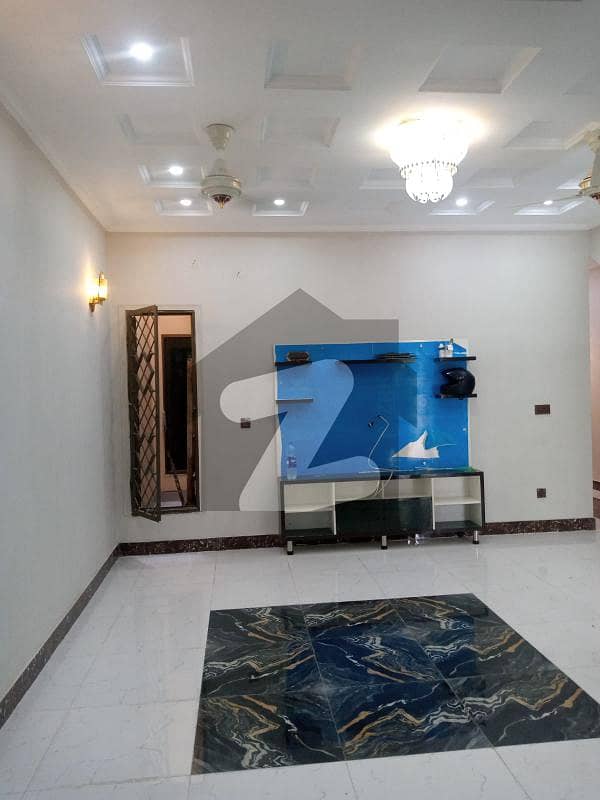 کینال گارڈن - ٹپ سیکٹر کینال گارڈن,لاہور میں 4 کمروں کا 6 مرلہ مکان 2.3 کروڑ میں برائے فروخت۔