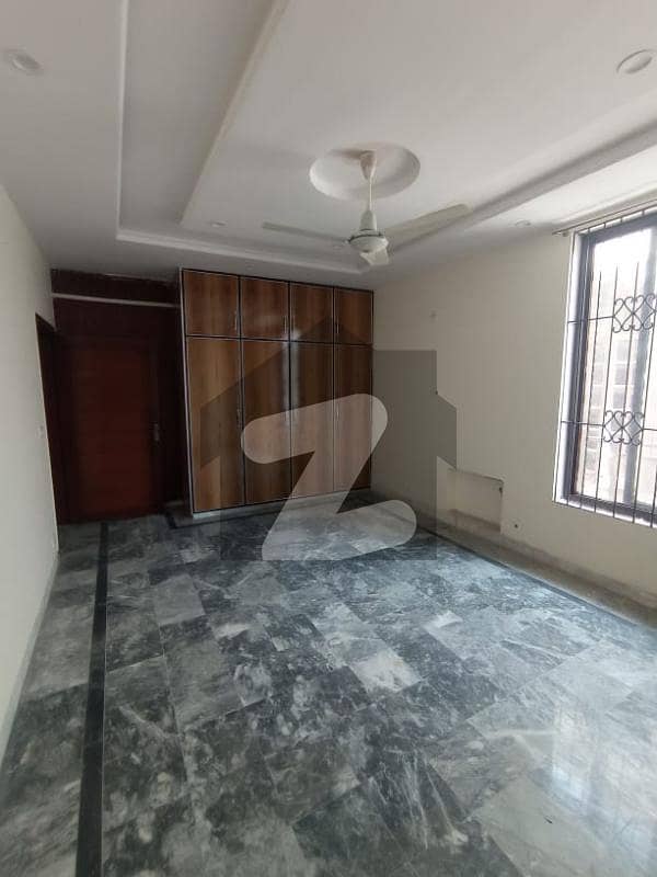 Furnished Upper Portion Separate In Main Cantt