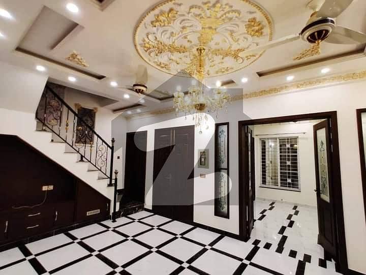 ایل ڈی اے ایوینیو ۔ بلاک سی ایل ڈی اے ایوینیو,لاہور میں 5 کمروں کا 10 مرلہ مکان 80.0 ہزار میں کرایہ پر دستیاب ہے۔