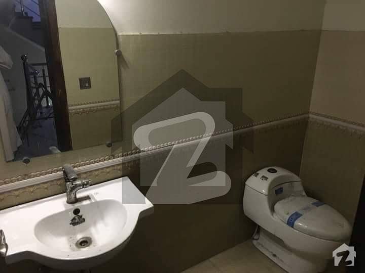 گلبرگ لاہور میں 5 کمروں کا 1 کنال مکان 2.25 لاکھ میں کرایہ پر دستیاب ہے۔