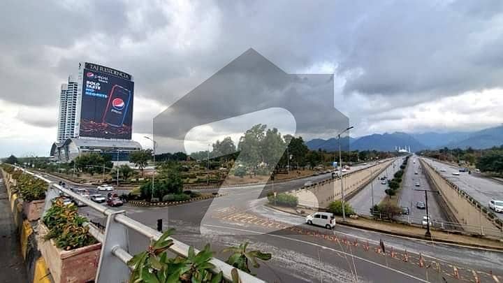 اسلام آباد ایکسپریس وے اسلام آباد میں 5 کنال کمرشل پلاٹ 43.75 کروڑ میں برائے فروخت۔