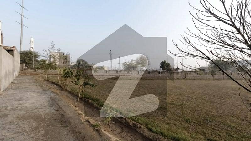 20 Marla Plot Near Park Mosque Market And Main College Road Approach Plot For Sale