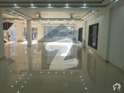 گلبرگ 3 گلبرگ,لاہور میں 1 کنال دفتر 7.0 لاکھ میں کرایہ پر دستیاب ہے۔
