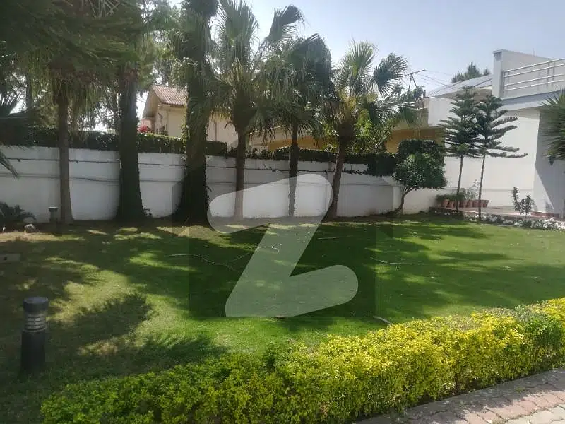 Double Storey House Available With Big Lawn F_7
