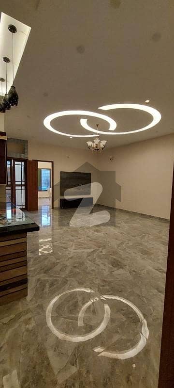 کے ای ایس سی ہاؤسنگ سوسائٹی سکیم 33,کراچی میں 6 کمروں کا 8 مرلہ مکان 3.9 کروڑ میں برائے فروخت۔