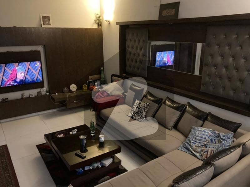گارڈن ٹاؤن - طارق بلاک گارڈن ٹاؤن,لاہور میں 6 کمروں کا 12 مرلہ مکان 4.2 کروڑ میں برائے فروخت۔