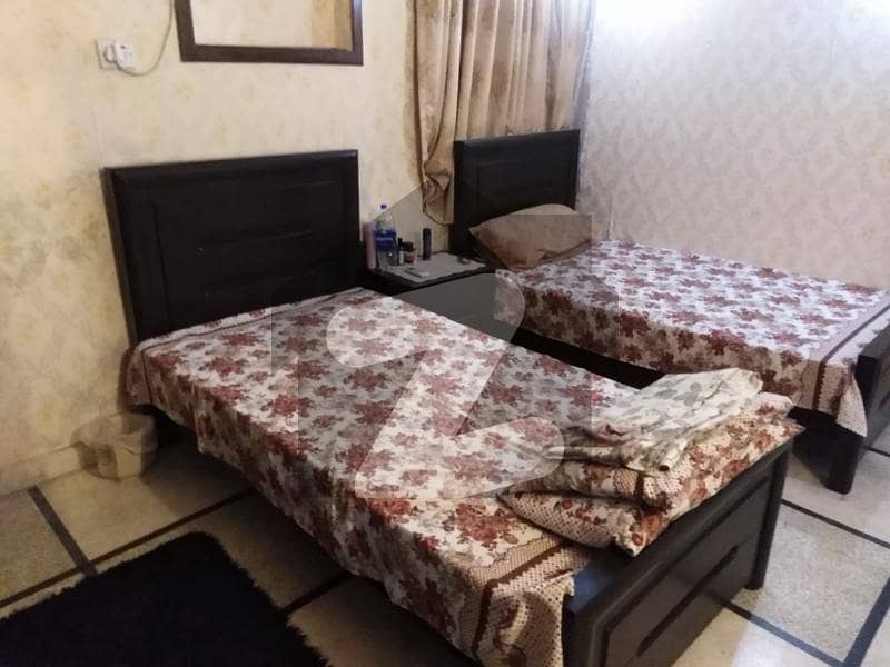 علامہ اقبال ٹاؤن ۔ نیلم بلاک علامہ اقبال ٹاؤن,لاہور میں 5 کمروں کا 10 مرلہ مکان 3.0 کروڑ میں برائے فروخت۔
