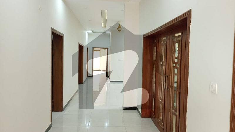 4500 Square Feet Lower Portion In Bahria Town Phase 8 - Eden Lake View Block For Rent