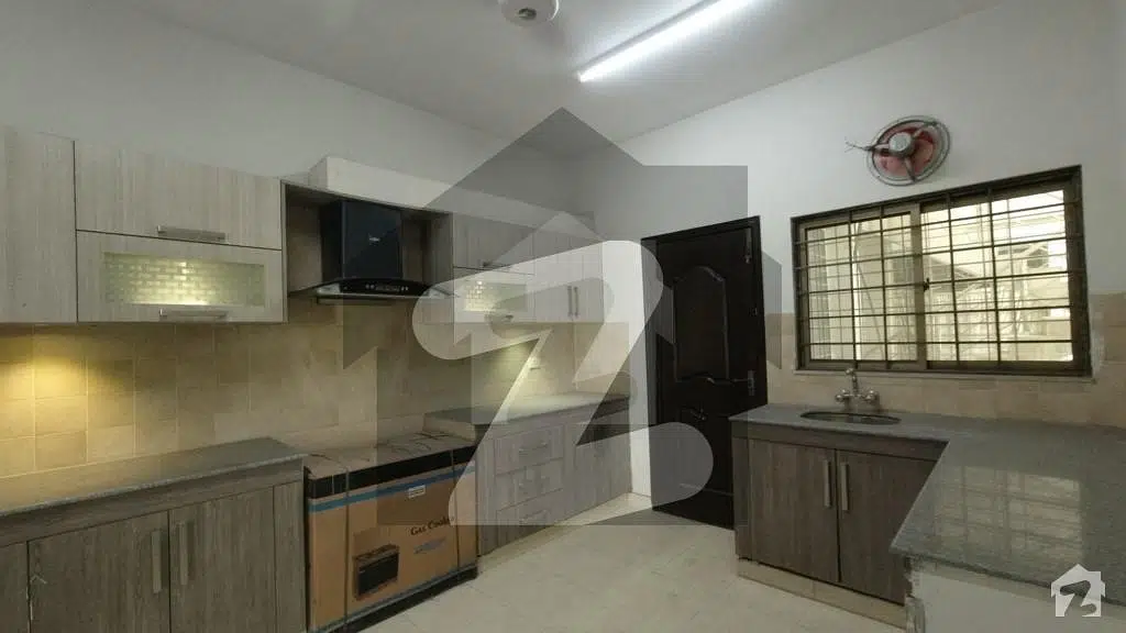 3 Bed Flat For Sale In Askari 11 Lahore