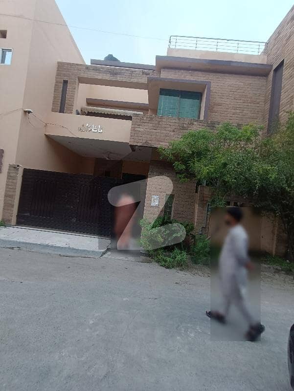 ہجویری ہاؤسنگ سکیم لاہور میں 4 کمروں کا 10 مرلہ مکان 80.0 ہزار میں کرایہ پر دستیاب ہے۔