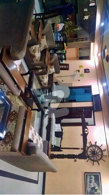اَپر غزری غِزری,کراچی میں 5 کمروں کا 8 مرلہ فلیٹ 1.75 کروڑ میں برائے فروخت۔