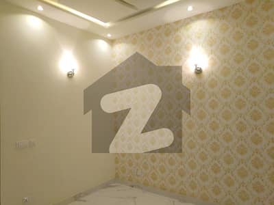 ڈی ایچ اے فیز 3 ڈیفنس (ڈی ایچ اے),لاہور میں 3 کمروں کا 5 مرلہ مکان 2.5 کروڑ میں برائے فروخت۔