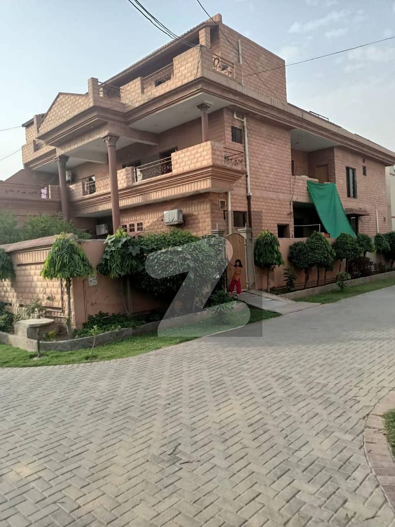 Corner house for sale in westwood colony with best roads West Wood